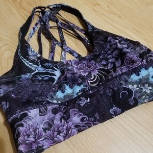 Lululemon Sports Bra Size 8 - Free to be Moved
